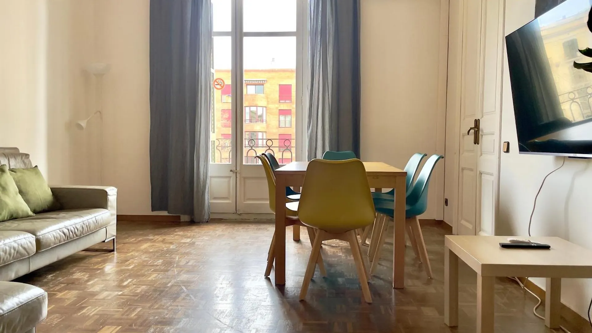 Grand Central Apartment Barcelona Spain