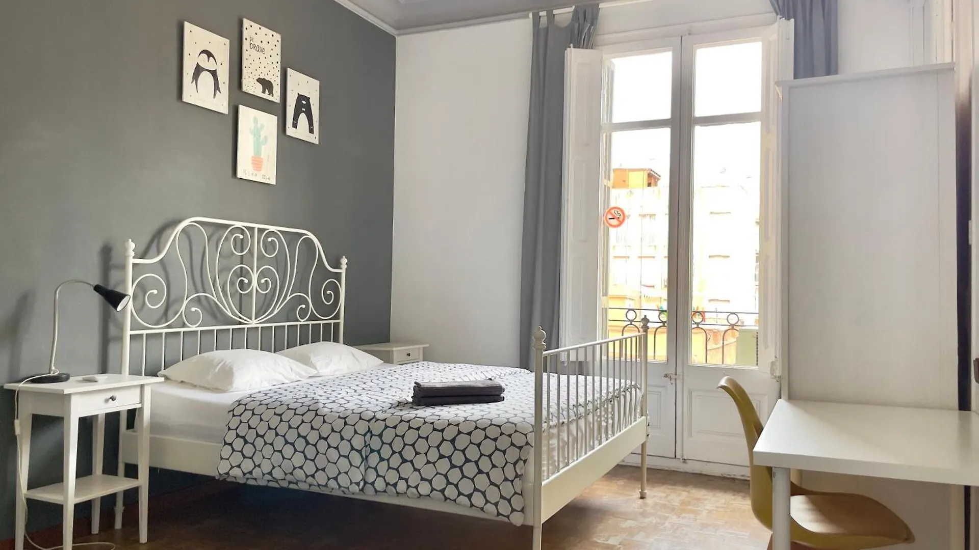 Grand Central Apartment Barcelona 0*,  Spain