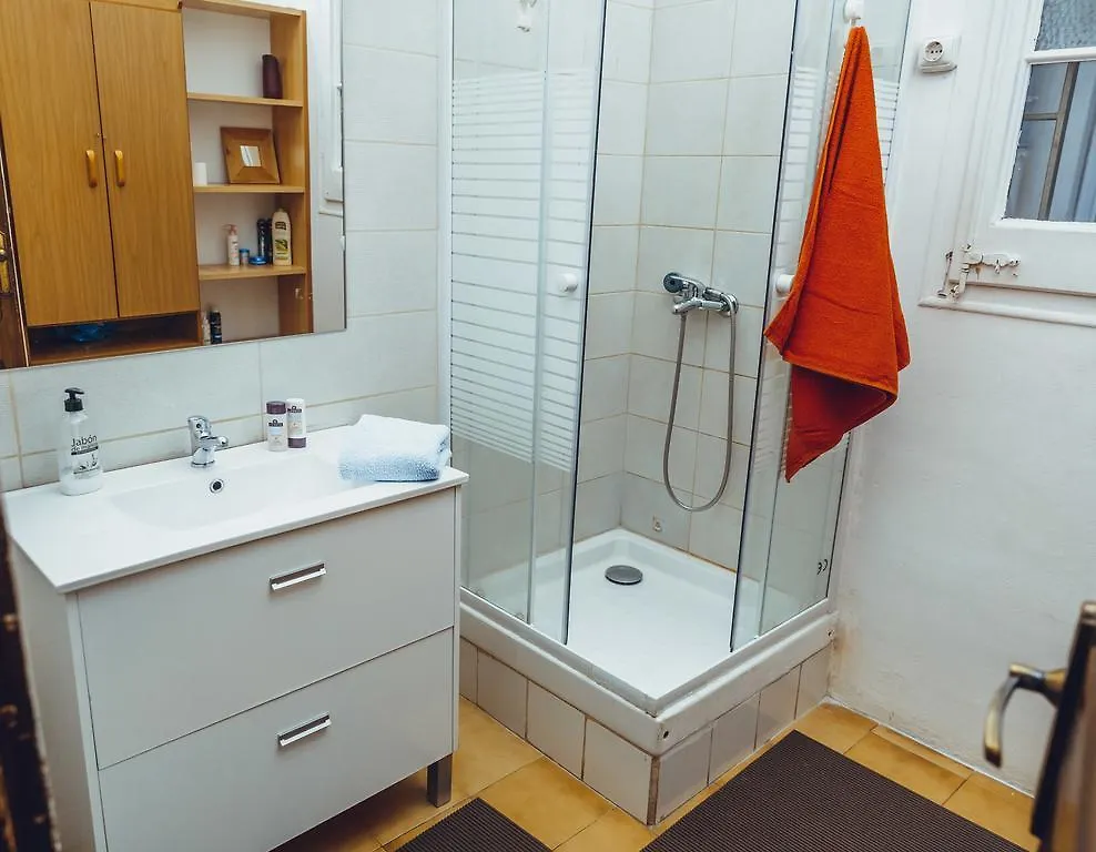 Grand Central Apartment Barcelona 0*,  Spain