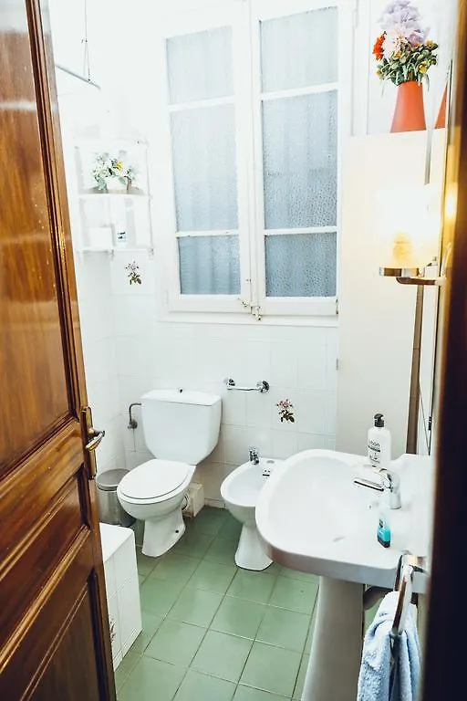Grand Central Apartment Barcelona Spain